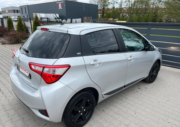 Toyota Yaris cena 61900 przebieg: 9612, rok produkcji 2020 z Toruń małe 232